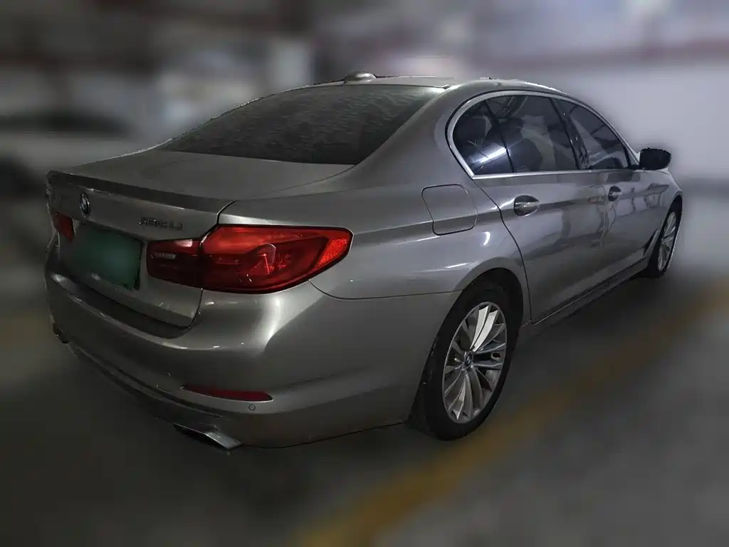 BMW 5 Series — фото 4