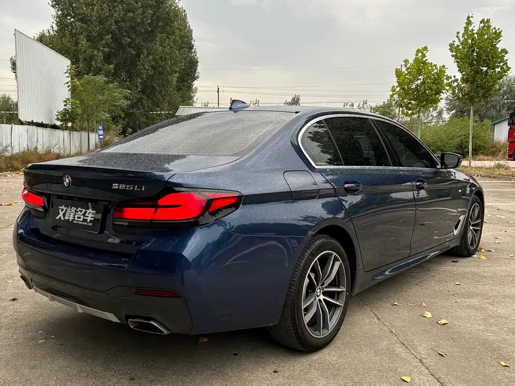 BMW 5 Series — фото 8