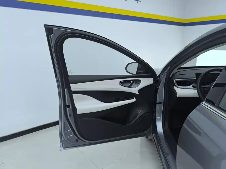 BYD Seal 05 DM-i — фото 7