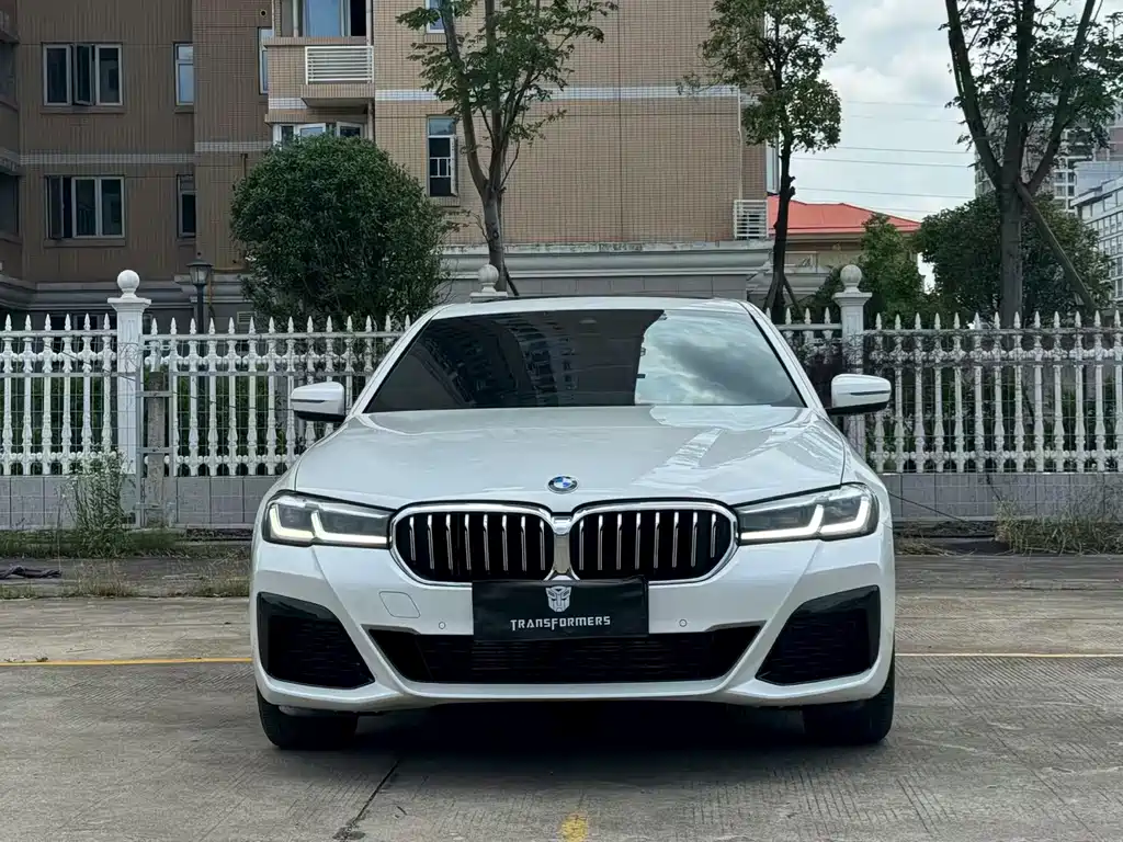 BMW 5 Series — фото 2