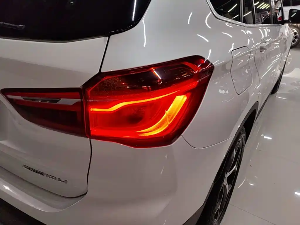BMW X1 — фото 7