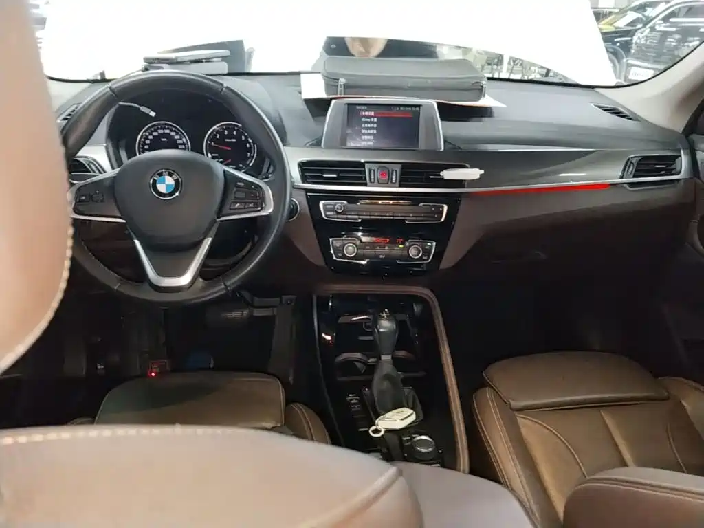 BMW X1 — фото 9