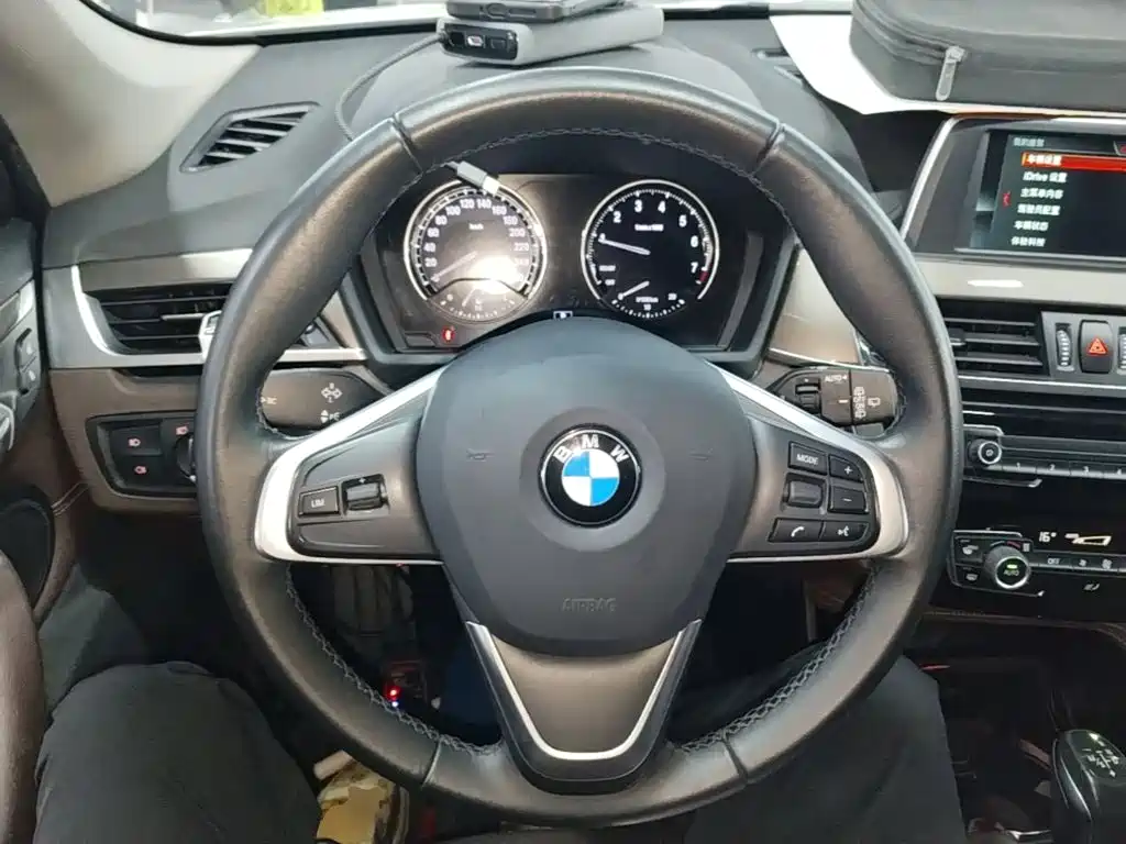 BMW X1 — фото 10