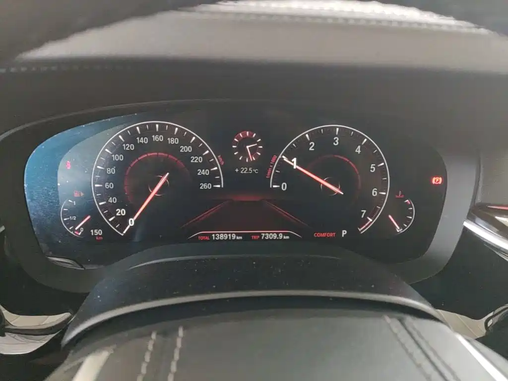 BMW 5 Series — фото 11