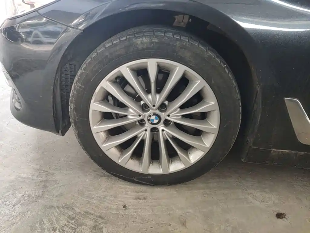 BMW 5 Series — фото 22