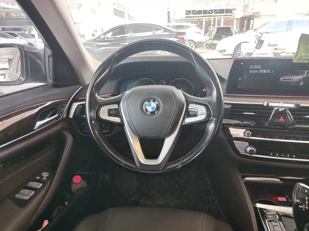 BMW 5 Series — фото 10