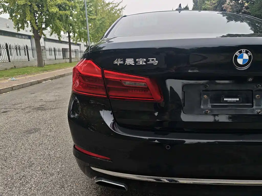 BMW 5 Series — фото 23