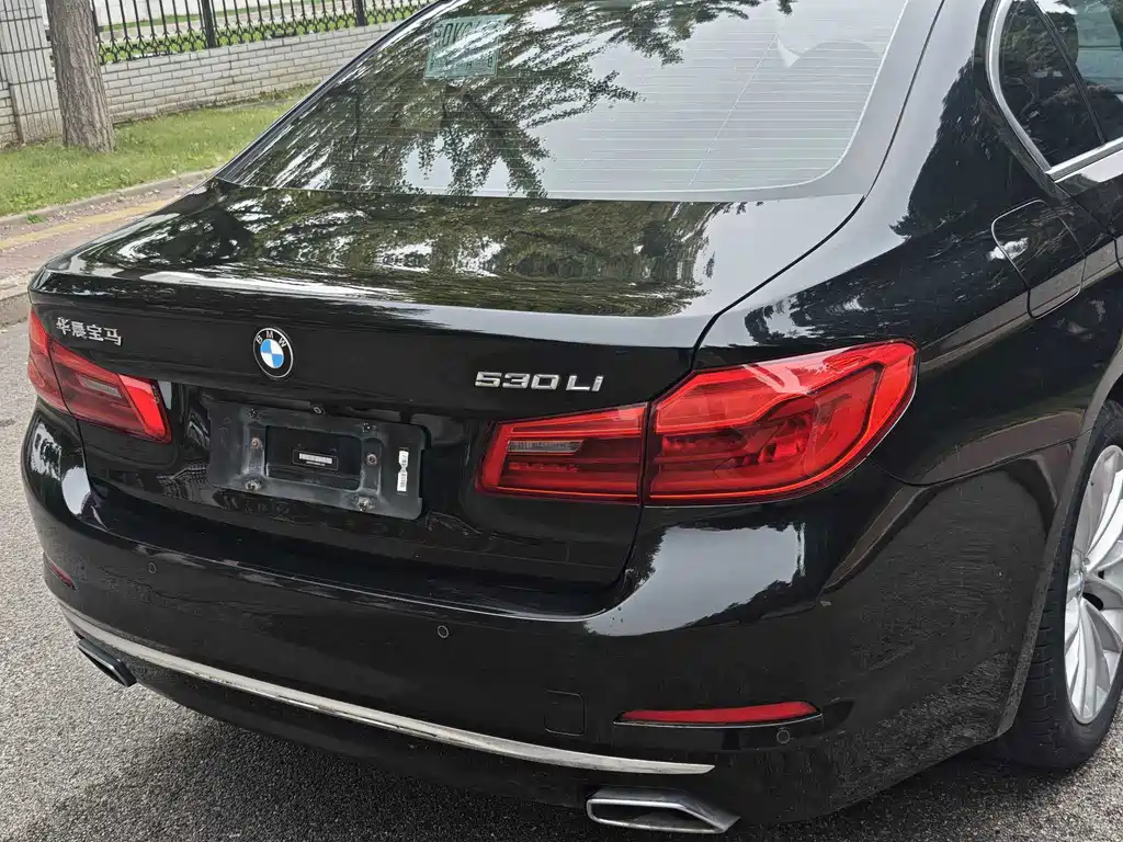BMW 5 Series — фото 24