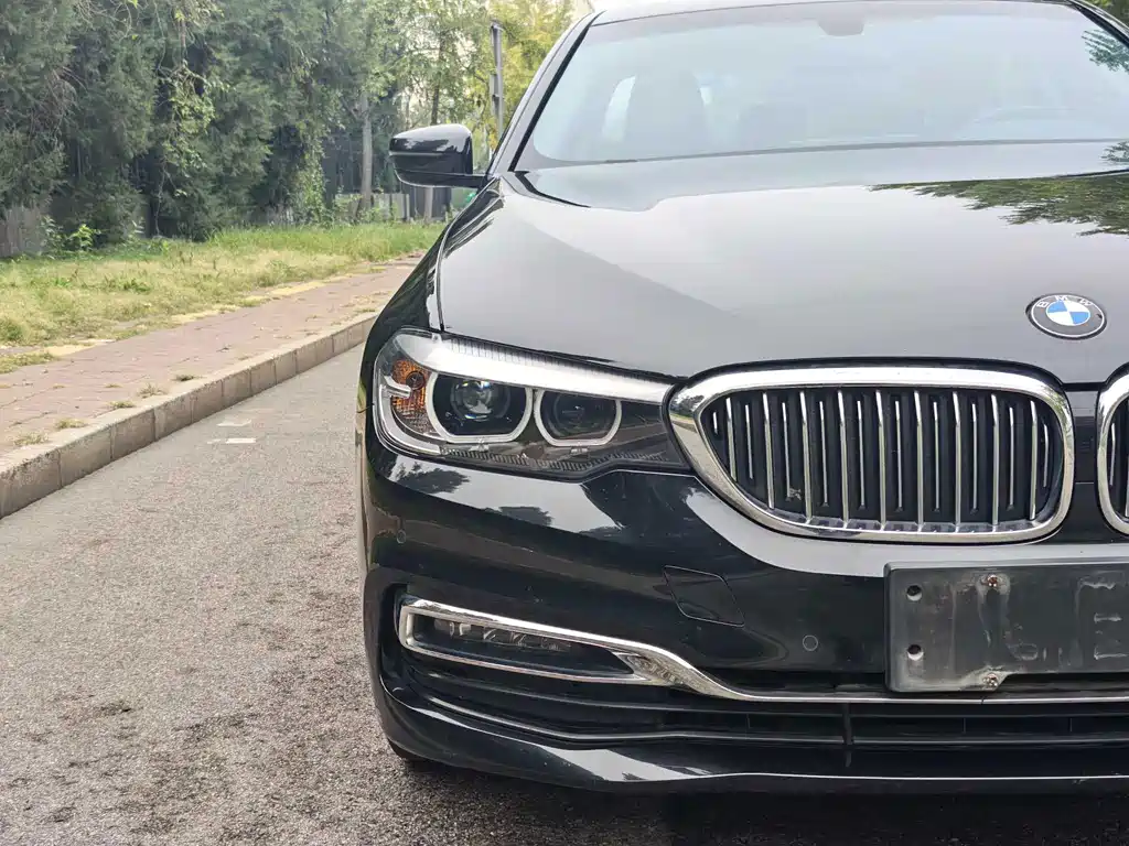 BMW 5 Series — фото 25