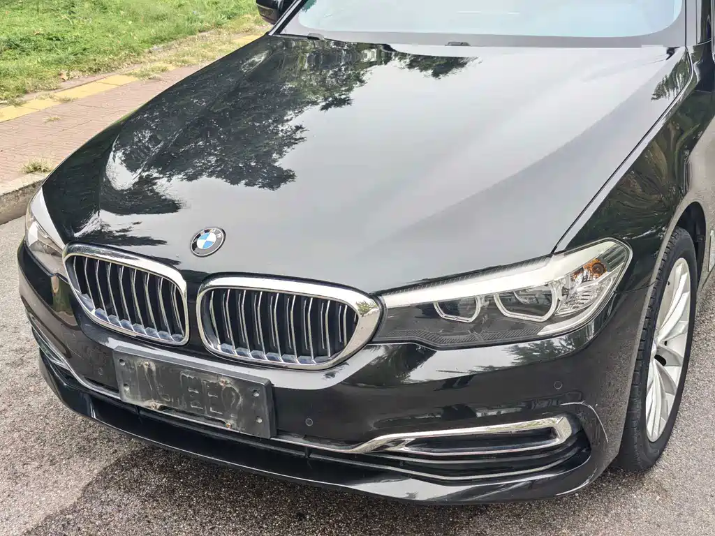 BMW 5 Series — фото 26