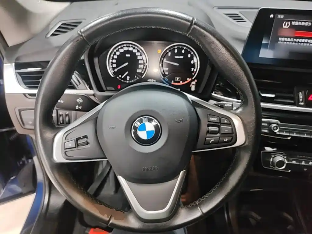 BMW X1 — фото 10
