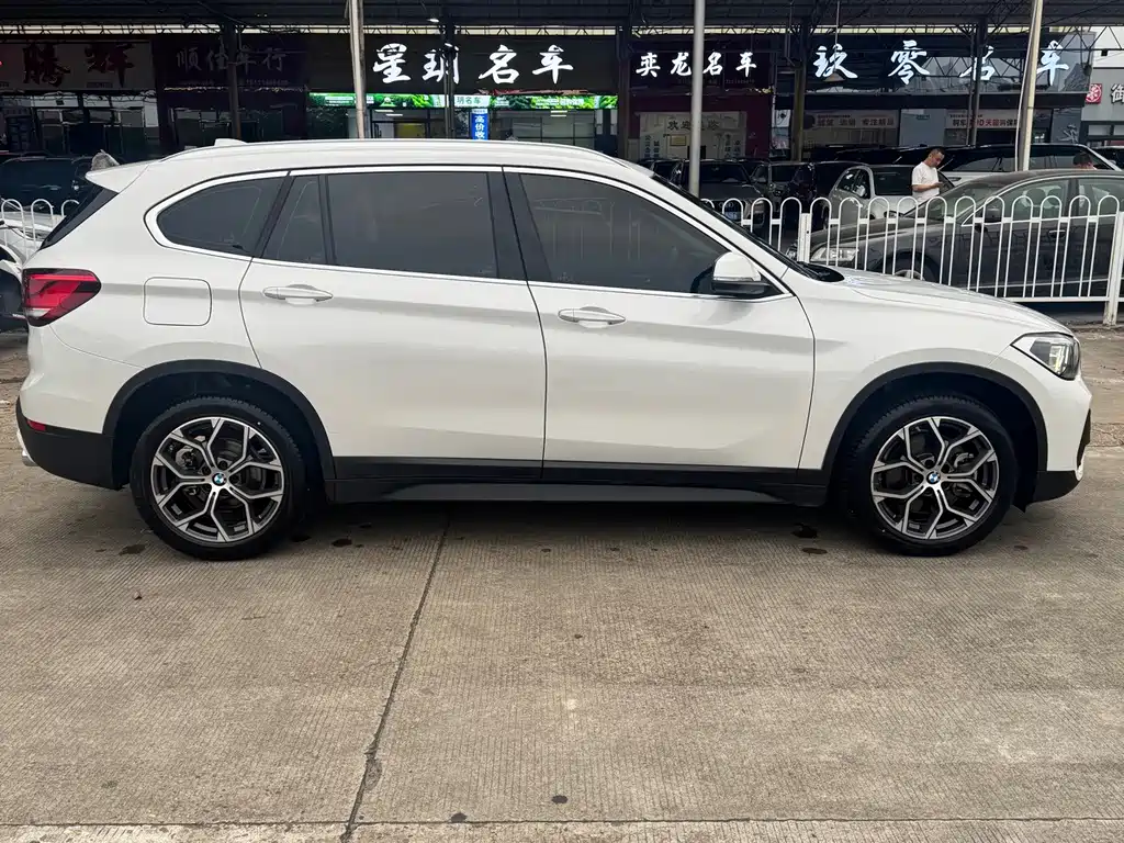 BMW X1 — фото 7