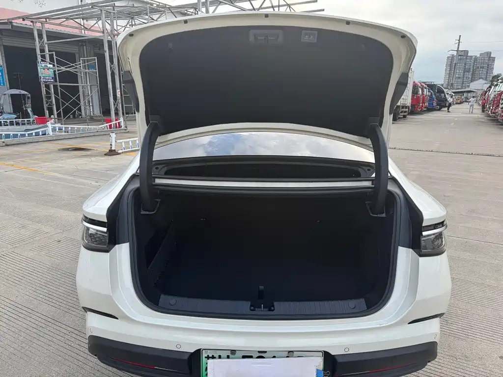 BYD Seal 07 DM-i — фото 13