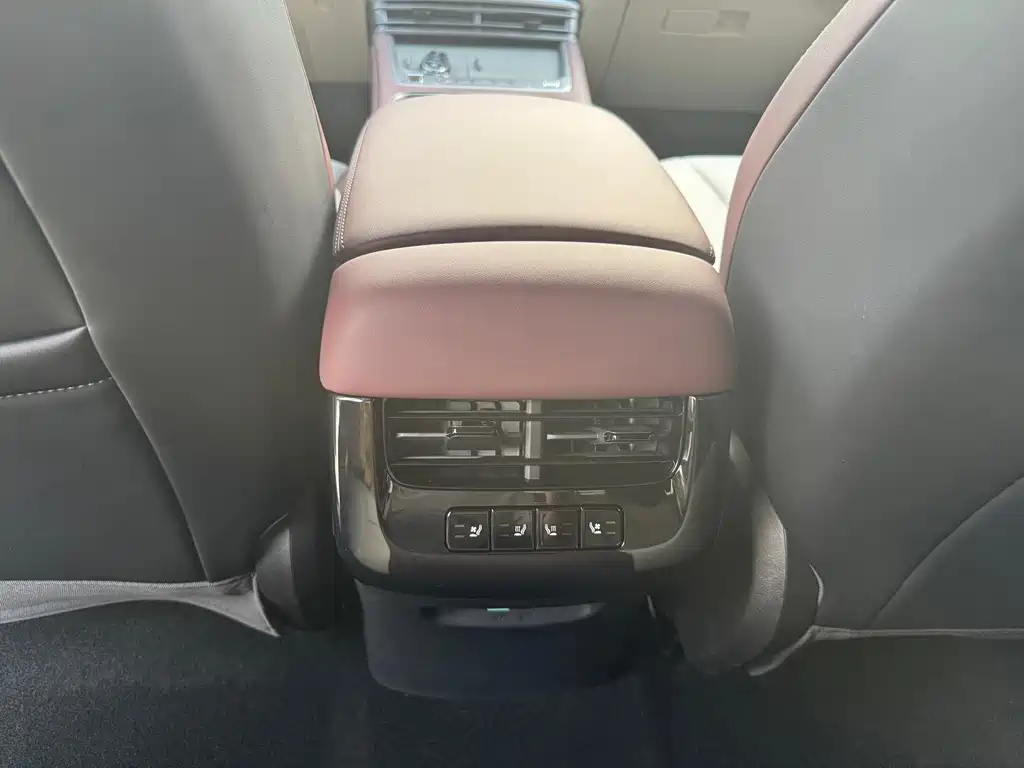BYD Seal 07 DM-i — фото 15