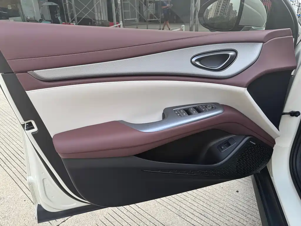 BYD Seal 07 DM-i — фото 19