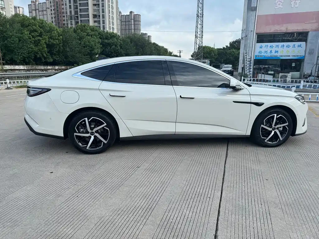 BYD Seal 07 DM-i — фото 7