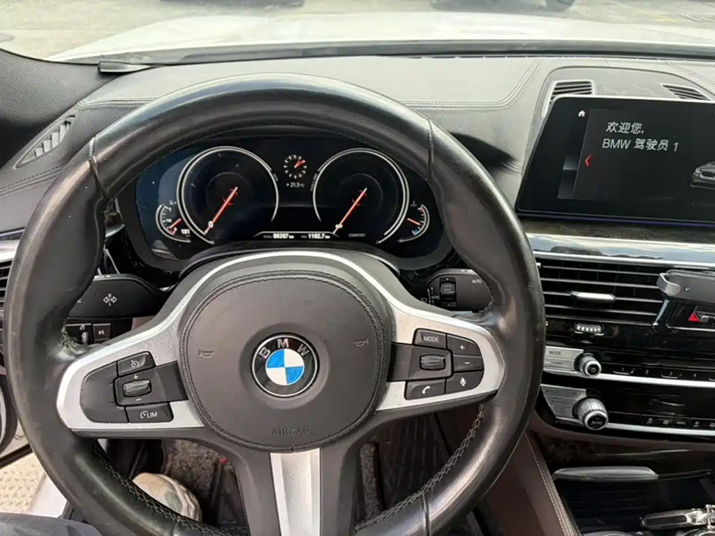 BMW 5 Series — фото 10