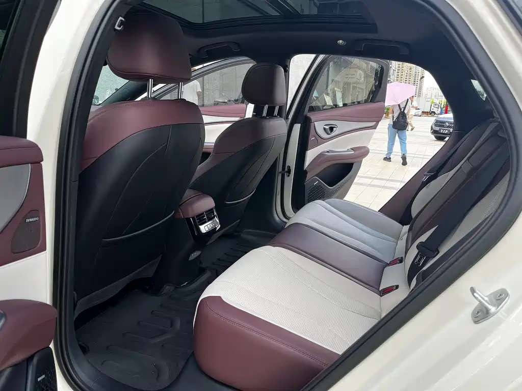 BYD Seal 07 DM-i — фото 11
