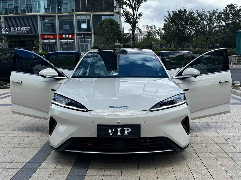 BYD Seal 07 DM-i — фото 13