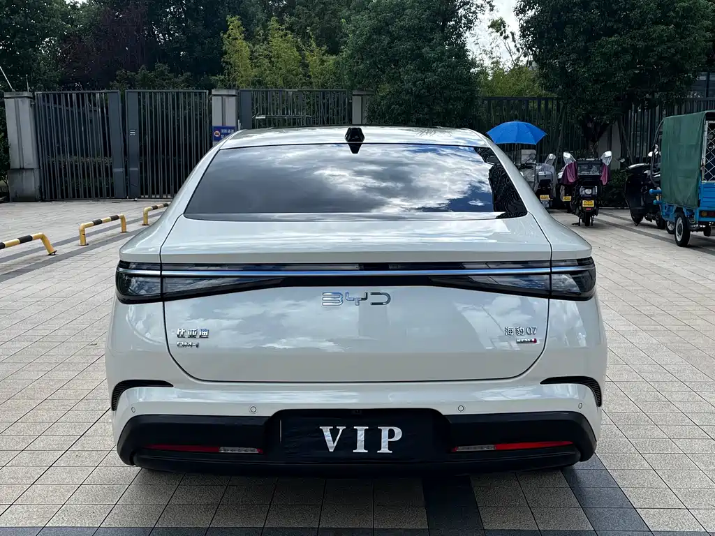 BYD Seal 07 DM-i — фото 19