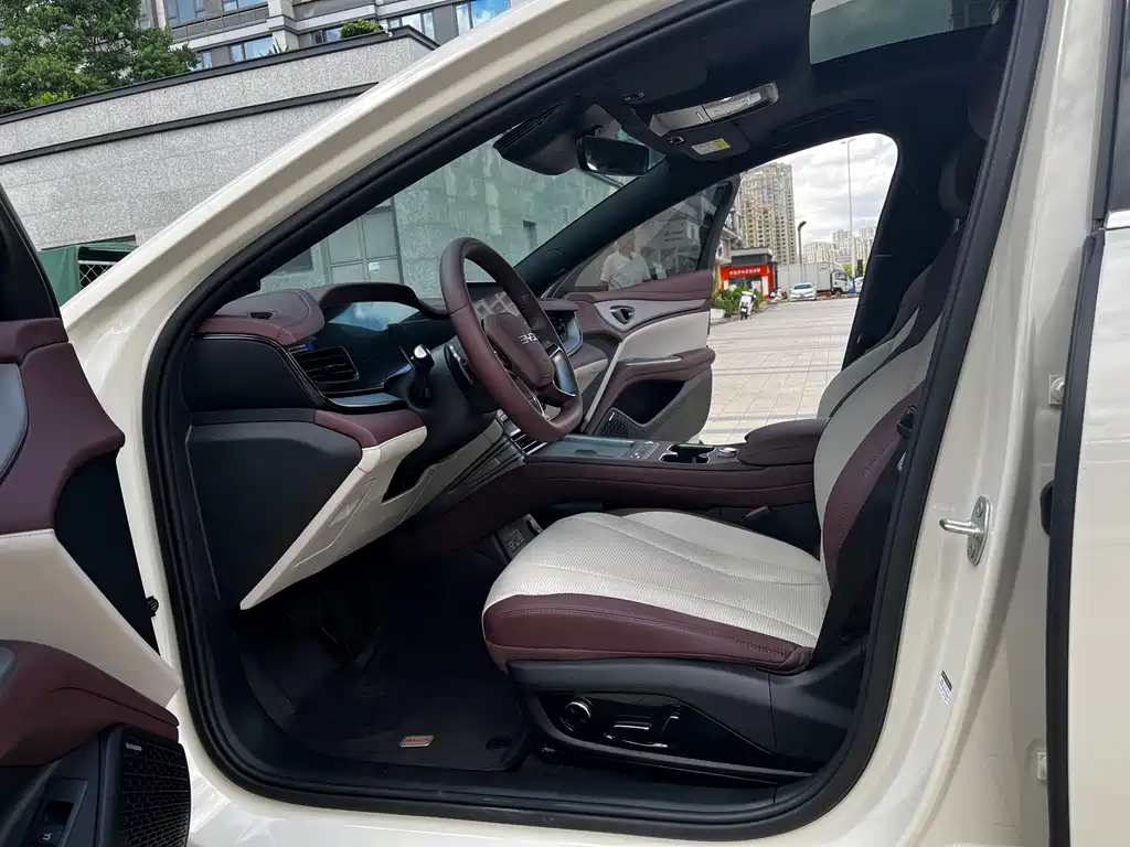 BYD Seal 07 DM-i — фото 4
