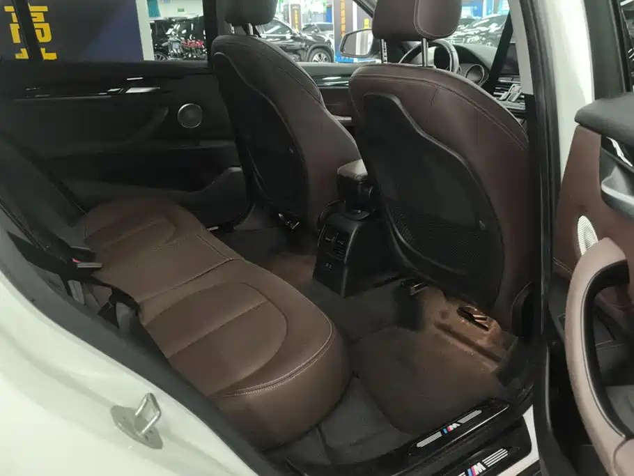 BMW X1 — фото 11
