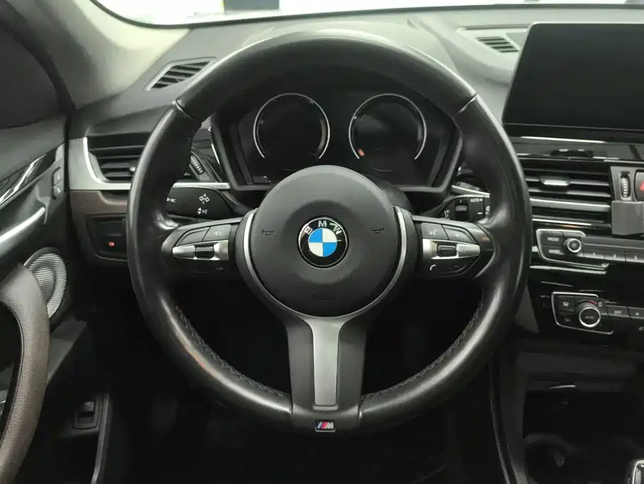 BMW X1 — фото 15