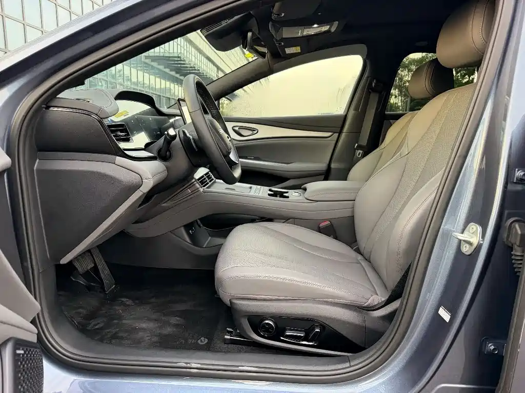 BYD Seal 07 DM-i — фото 8