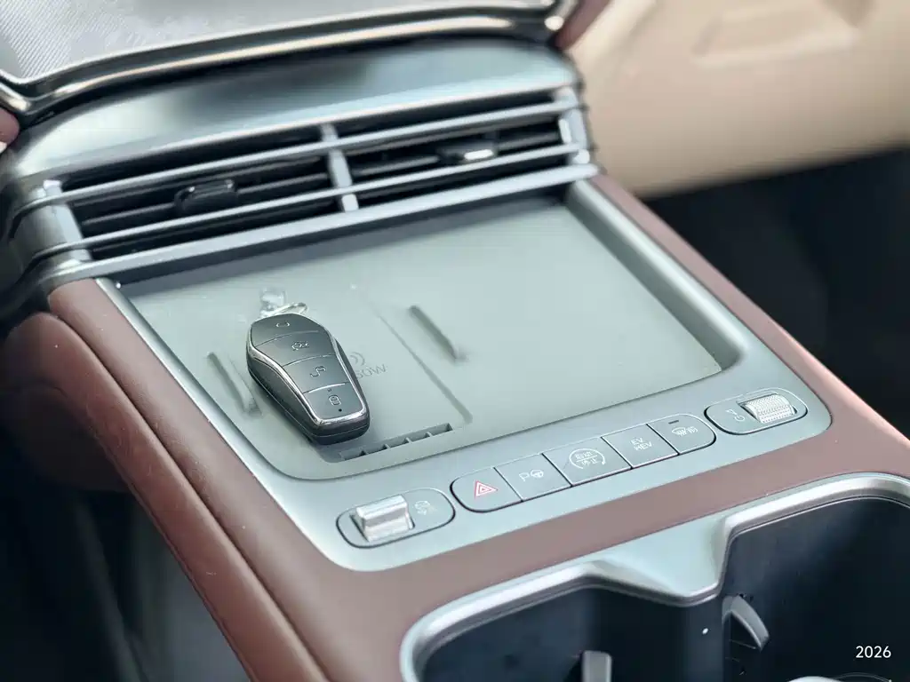 BYD Seal 07 DM-i — фото 13