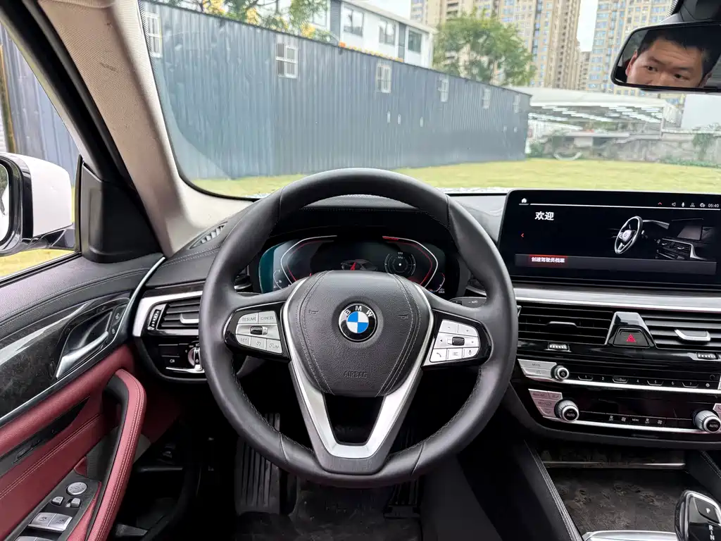 BMW 5 Series — фото 10