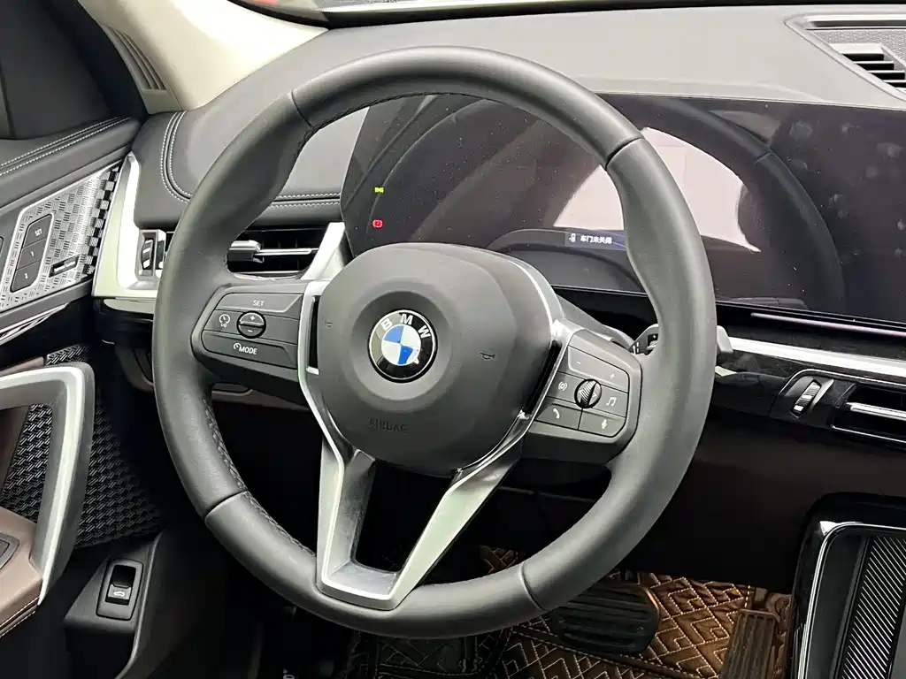 BMW X1 — фото 14