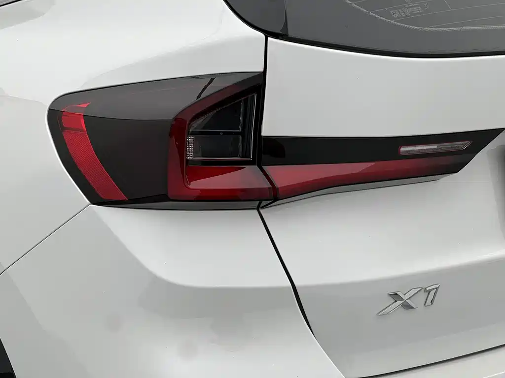 BMW X1 — фото 17