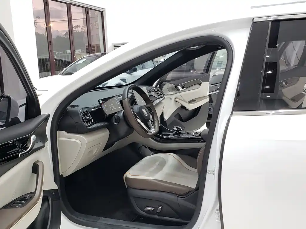 BYD Qin PLUS — фото 14
