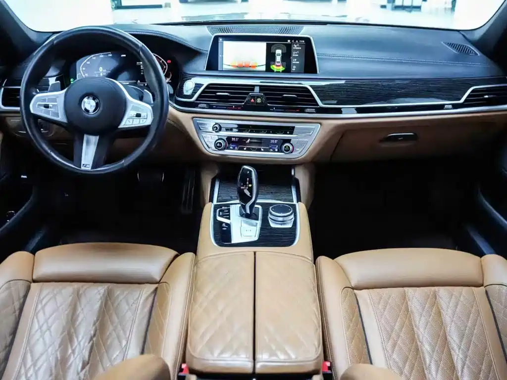 BMW 7 Series — фото 4