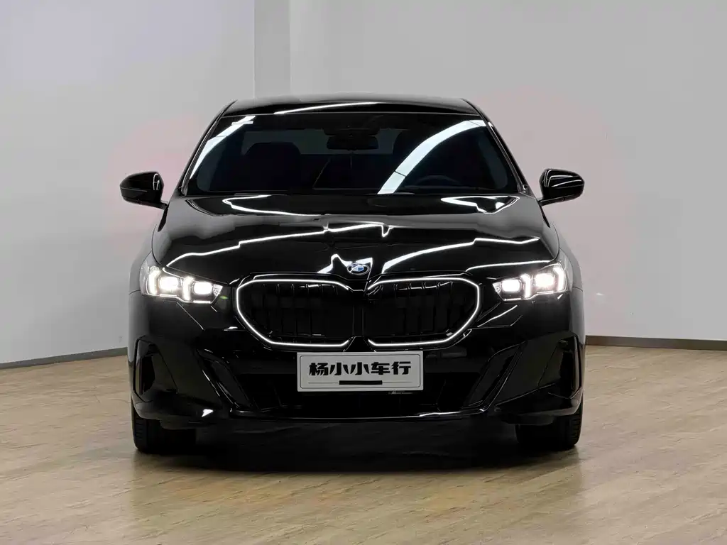 BMW 5 Series — фото 2