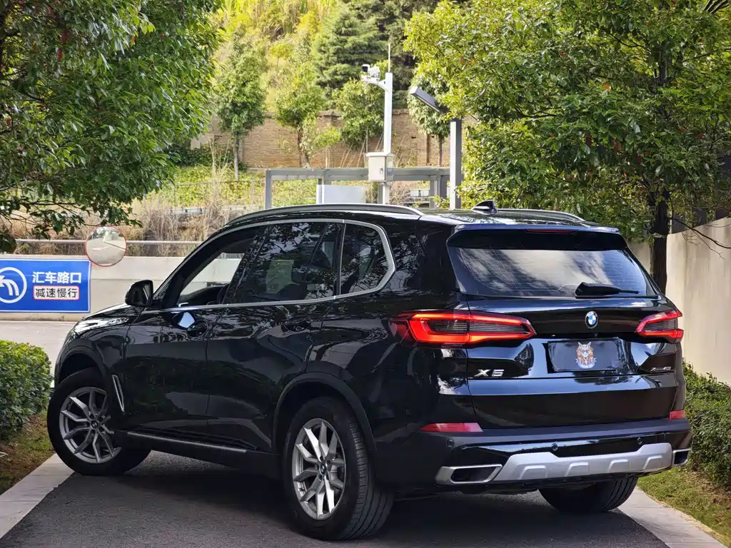 BMW X5 (Import) — фото 5