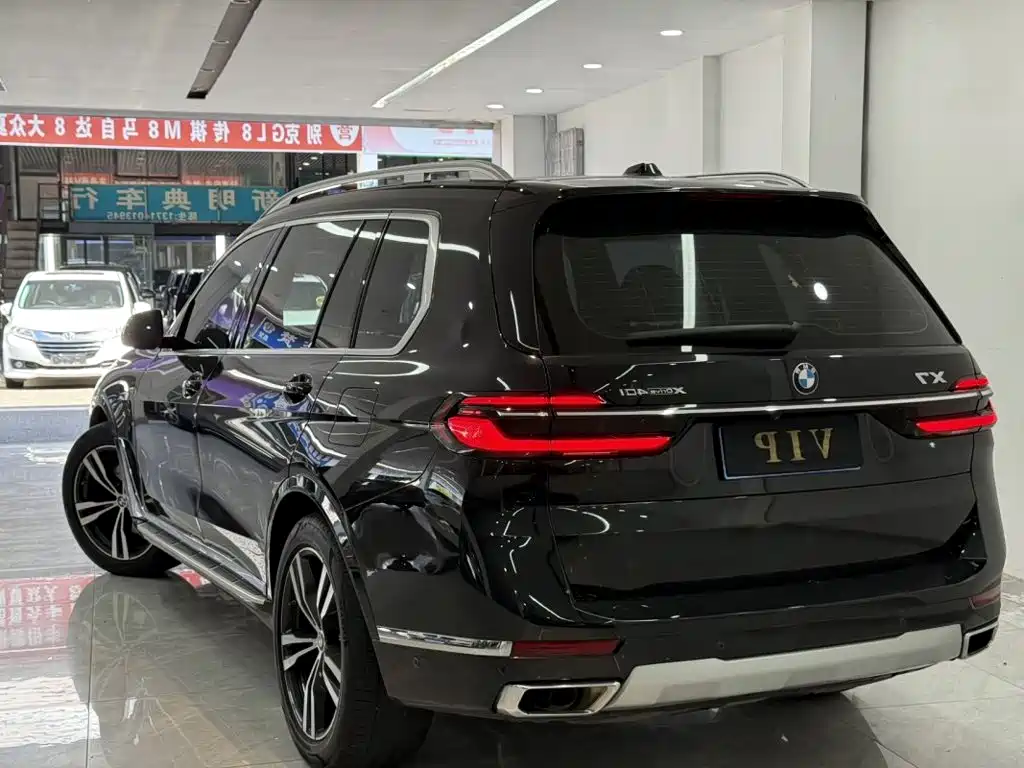 BMW X7 — фото 7