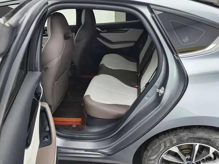 BYD Qin PLUS — фото 11