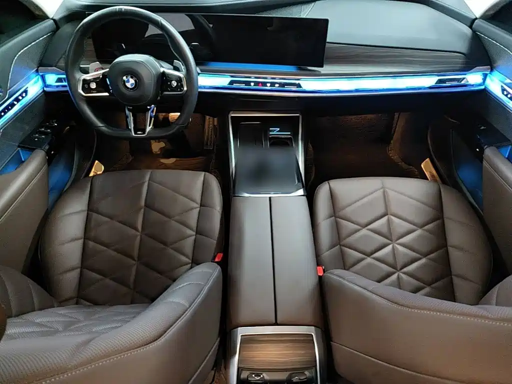 BMW 7 Series — фото 13