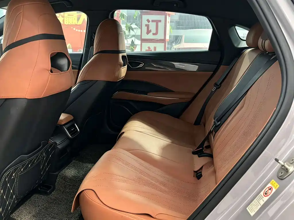 BYD Seal — фото 10