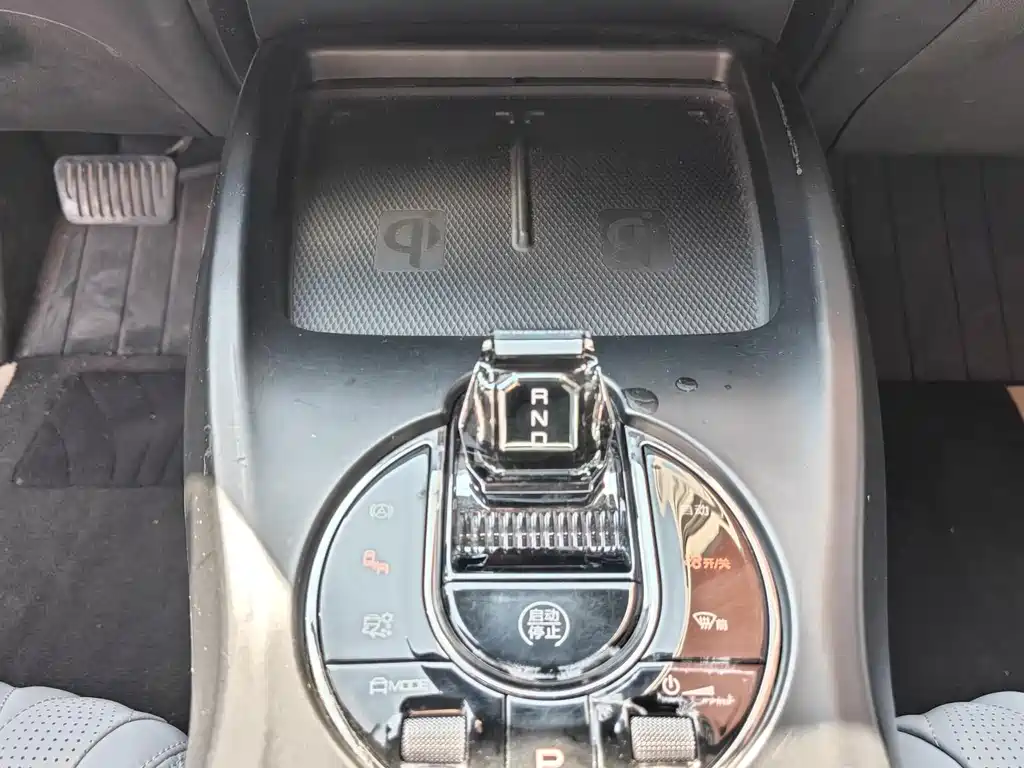 BYD Seal — фото 17