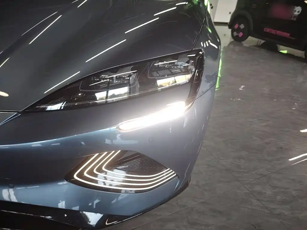 BYD Seal — фото 23