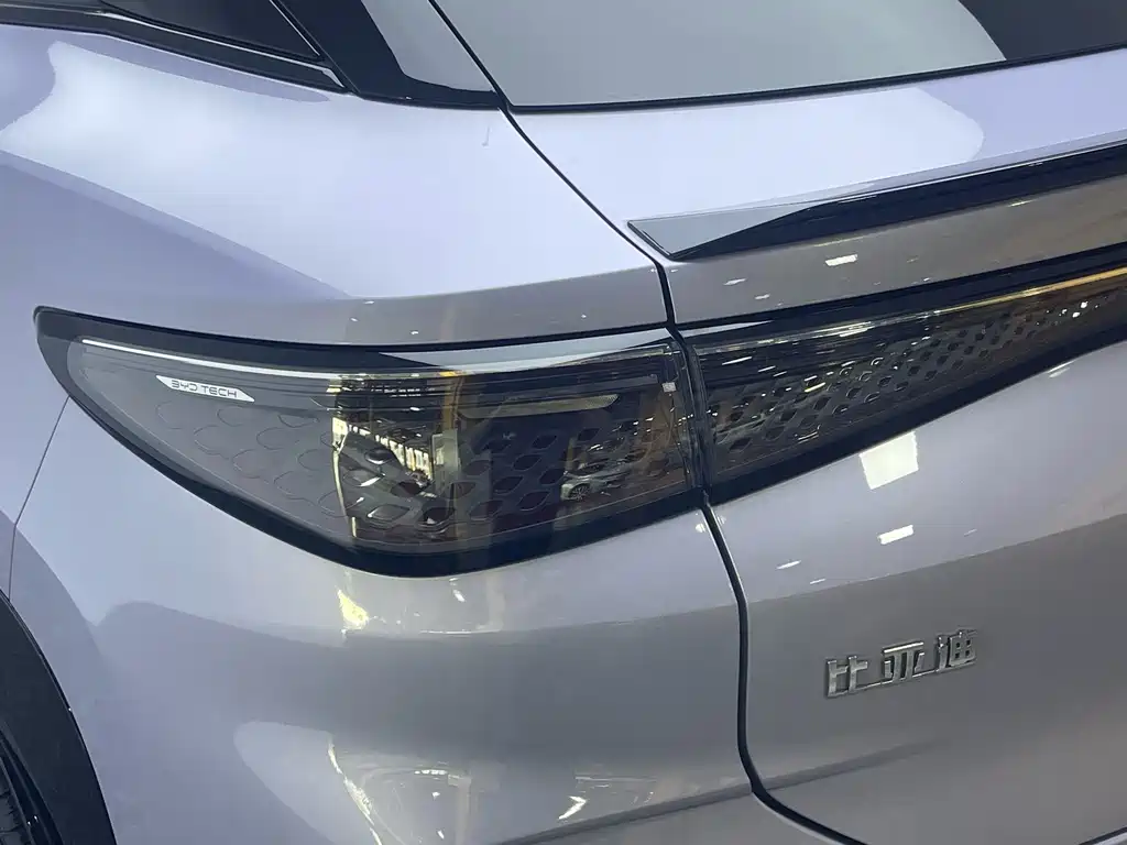 BYD Sealion 07 EV — фото 10