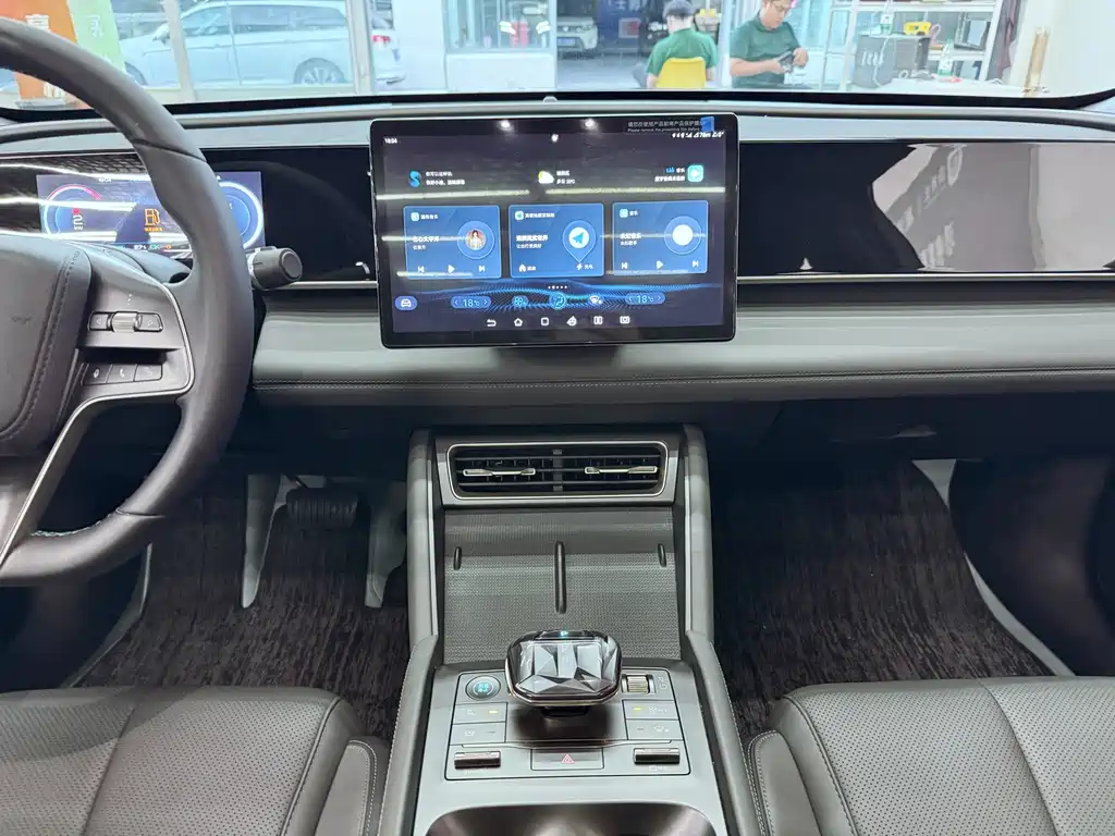 BYD Qin L — фото 13