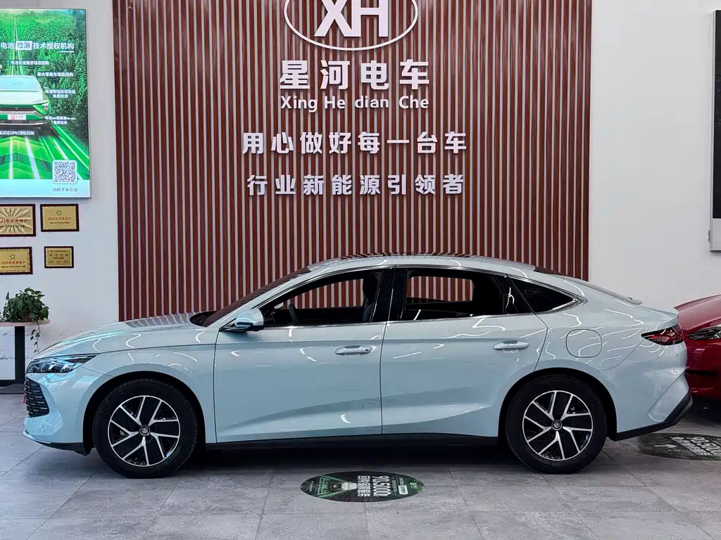 BYD Qin L — фото 4