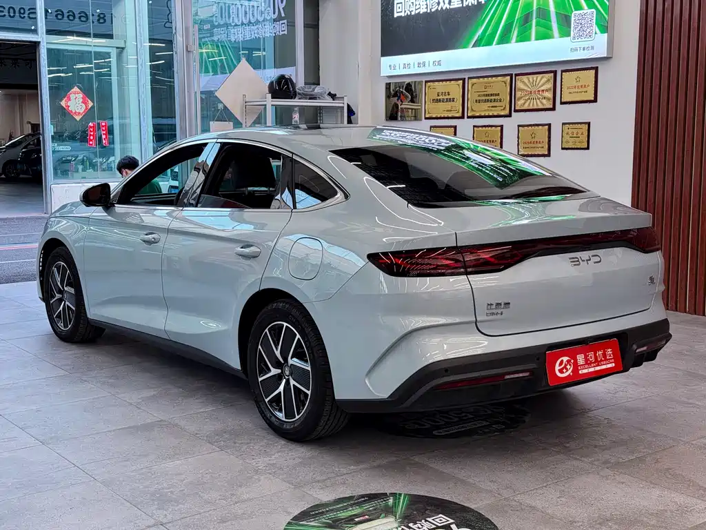 BYD Qin L — фото 5