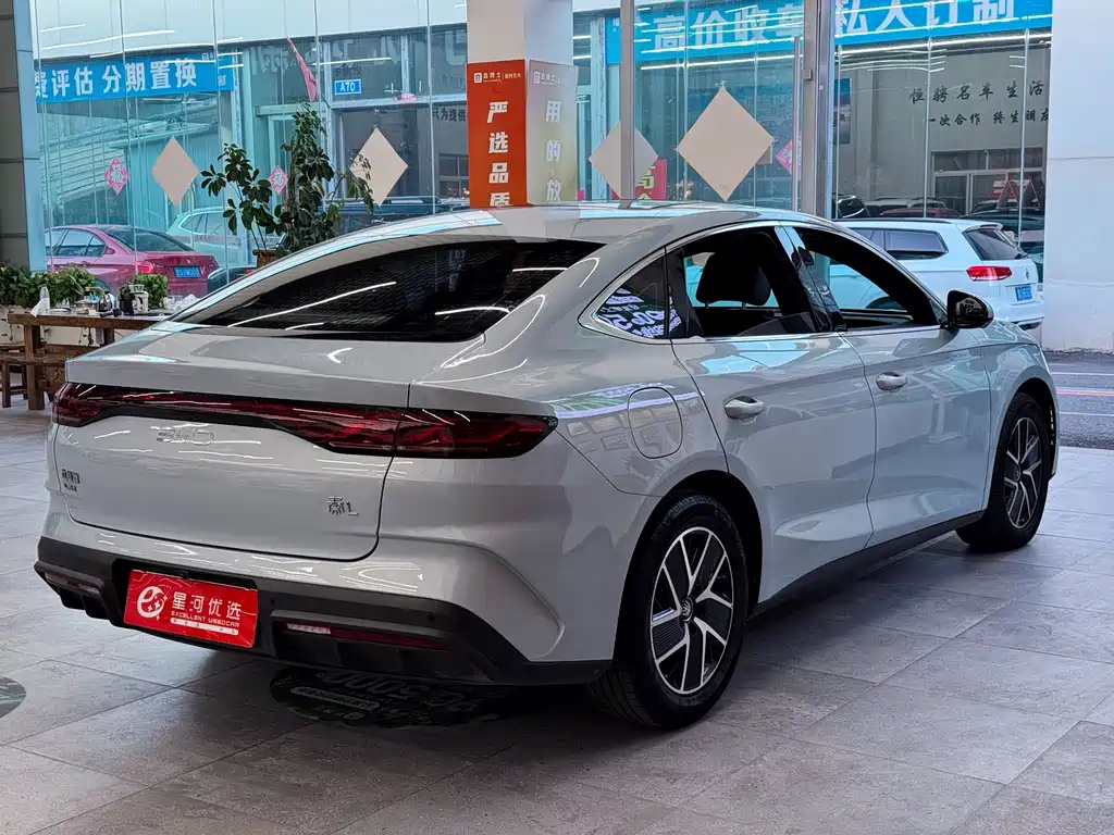 BYD Qin L — фото 7