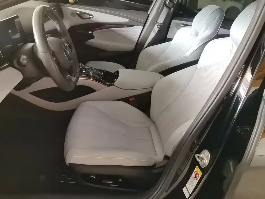 BYD Seal — фото 15