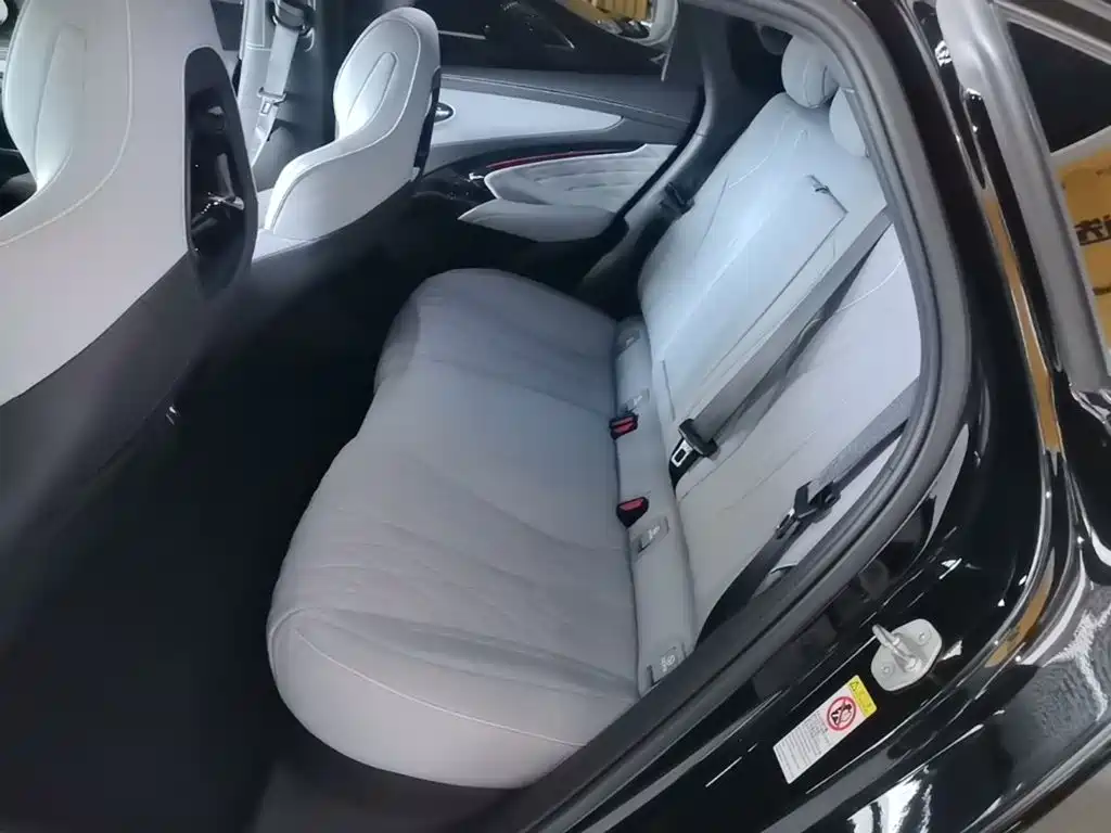 BYD Seal — фото 17
