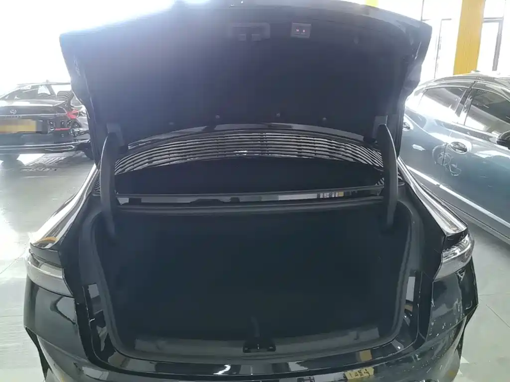 BYD Seal — фото 19